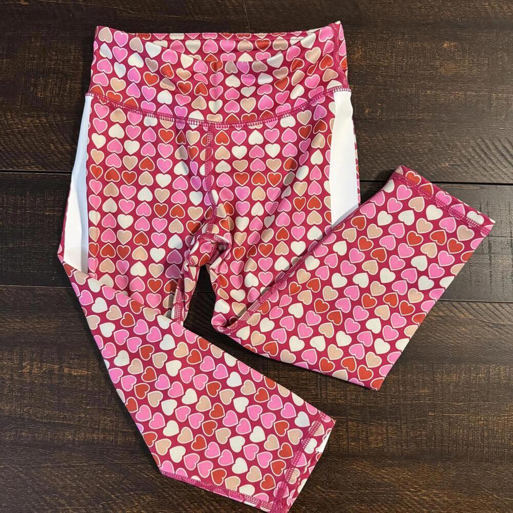 GapFit Hearts Crop Leggings Pink Red White Girls Size S 6 7 Activewear Sporty